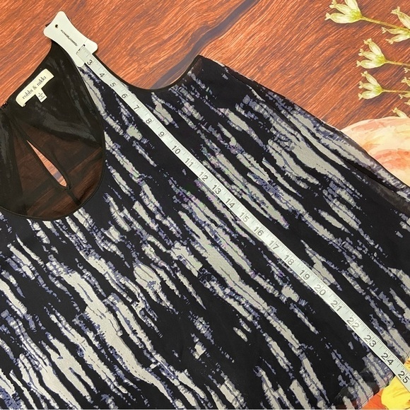 ROBBI & NIKKI BY ROBERT RODRIGUEZ Robbie & Nikki Silk Tie-Dye Top Lg. - Picture 5 of 8